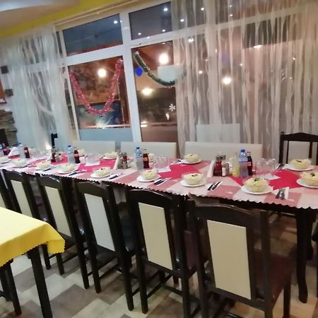 Family Hotel Four Seasons Tsarevo Bagian luar foto