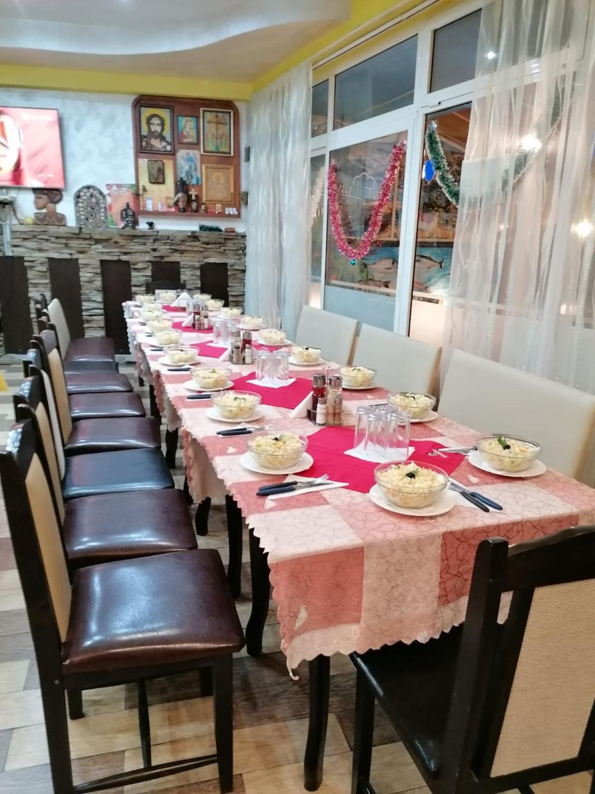 Family Hotel Four Seasons Tsarevo Bagian luar foto