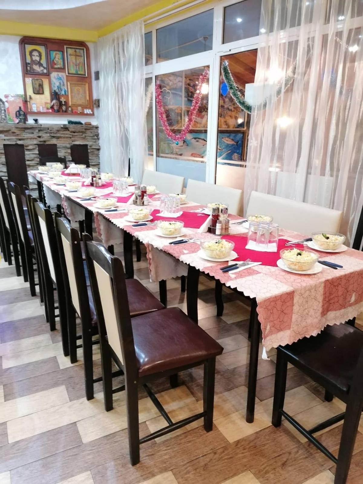 Family Hotel Four Seasons Tsarevo Bagian luar foto