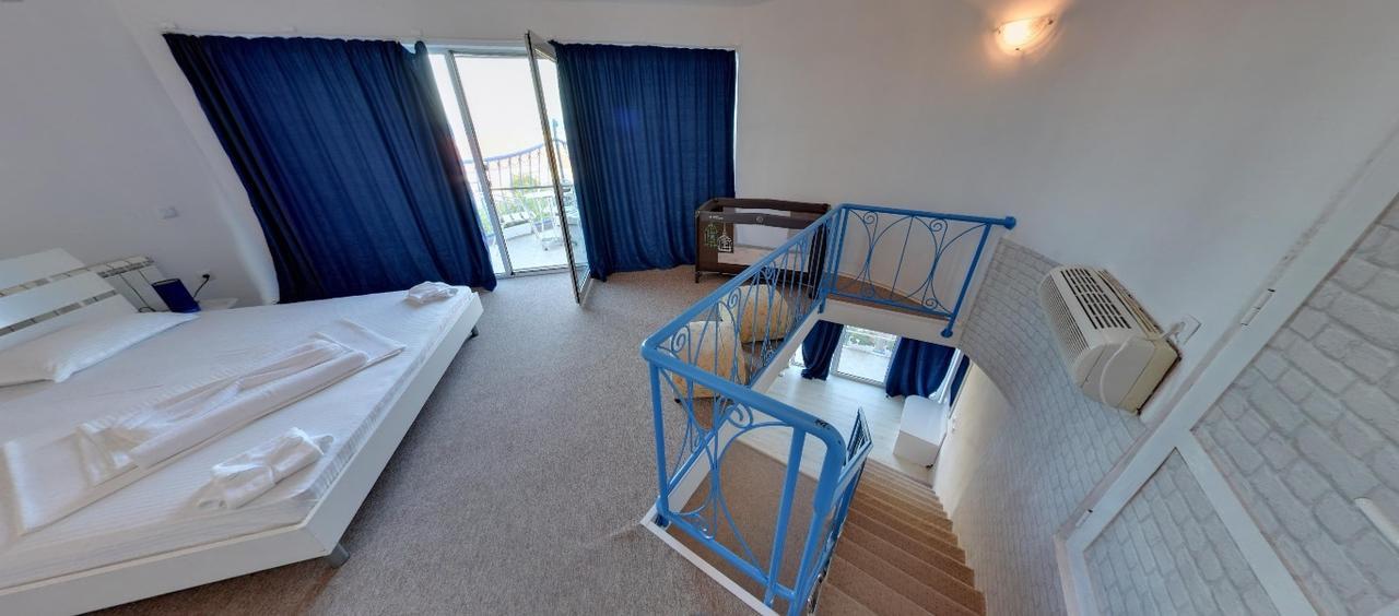 Family Hotel Four Seasons Tsarevo Bagian luar foto