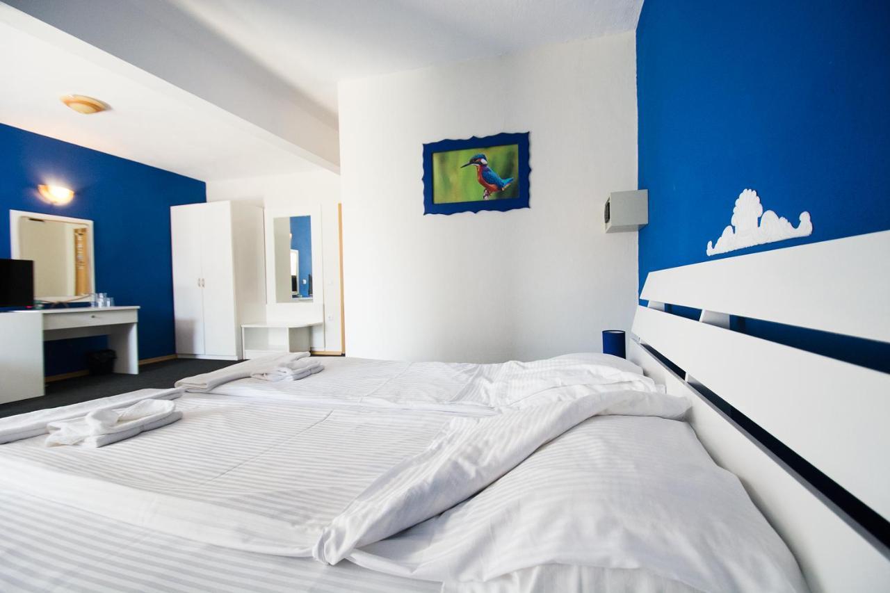 Family Hotel Four Seasons Tsarevo Bagian luar foto